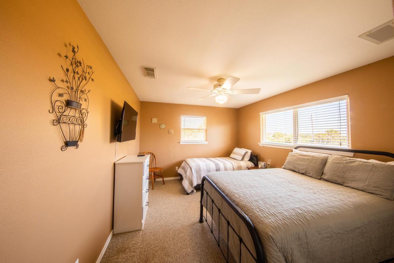 Relax At Our Beach Haven - Pet Friendly Galveston Luaran gambar